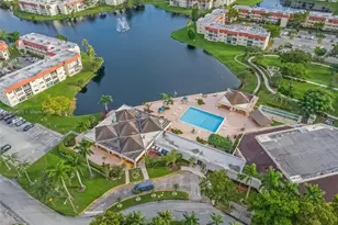 8000 N Sunrise Lakes Dr, Sunrise, FL 33322 - Photo 32