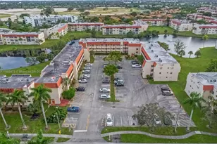 8000 N Sunrise Lakes Dr, Sunrise, FL 33322 - Photo 30