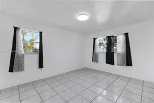 8000 N Sunrise Lakes Dr, Sunrise, FL 33322 - Photo 22