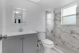 8000 N Sunrise Lakes Dr, Sunrise, FL 33322 - Photo 18