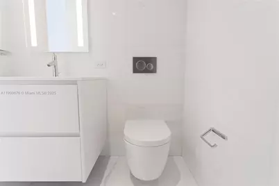 300 Biscayne Blvd Way #1003, Miami, FL 33131 - Photo 20