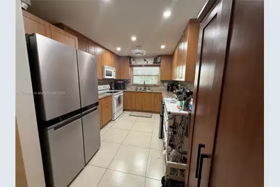 9741 Sunrise Lakes Blvd #107, Sunrise, FL 33322 - Photo 8