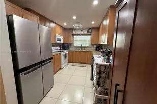 9741 Sunrise Lakes Blvd, Sunrise, FL 33322 - Photo 8