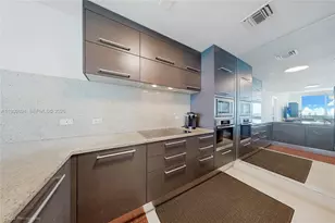 900 Biscayne Blvd, Miami, FL 33132 - Photo 4