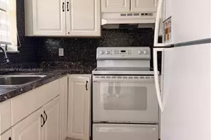 13725 NE 6th Ave, North Miami, FL 33161 - Photo 2