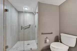 3600 Yacht Club Dr, Aventura, FL 33180 - Photo 52