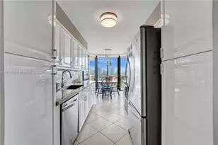 3600 Yacht Club Dr, Aventura, FL 33180 - Photo 18