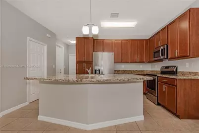 6321 S Station Sq #6321, Davie, FL 33314 - Photo 4