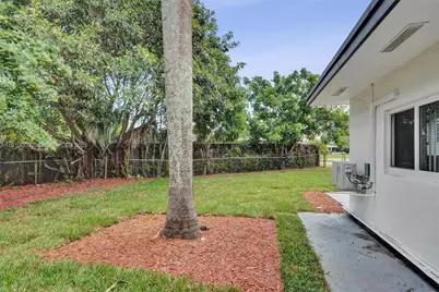 1143 NW 18th St, Fort Lauderdale, FL 33311 - Photo 34