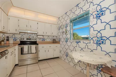 2800 Somerset Dr #402J, Lauderdale Lakes, FL 33311 - Photo 2