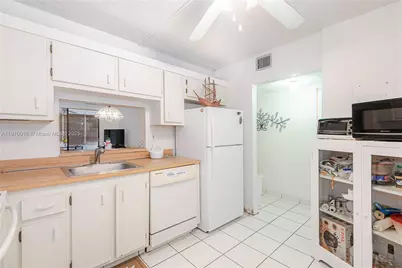 2800 Somerset Dr #115J, Lauderdale Lakes, FL 33311 - Photo 2