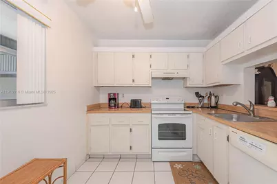 2800 Somerset Dr #115J, Lauderdale Lakes, FL 33311 - Photo 4