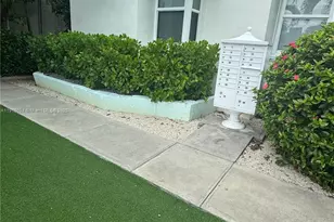 319 W 28th St, Miami Beach, FL 33140 - Photo 10