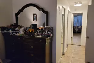 1400 St Charles Pl, Pembroke Pines, FL 33026 - Photo 4