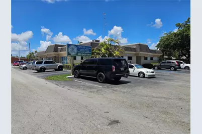 125 NE 8th St #7, Homestead, FL 33030 - Photo 6