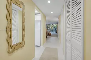 555 NW 4th Ave, Boca Raton, FL 33432 - Photo 8