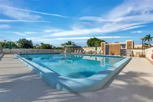 555 NW 4th Ave, Boca Raton, FL 33432 - Photo 4