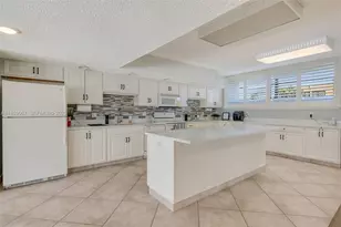 555 NW 4th Ave, Boca Raton, FL 33432 - Photo 26