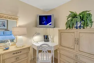 555 NW 4th Ave, Boca Raton, FL 33432 - Photo 16