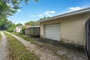 17 N Melrose Dr, Miami Springs, FL 33166 - Photo 10