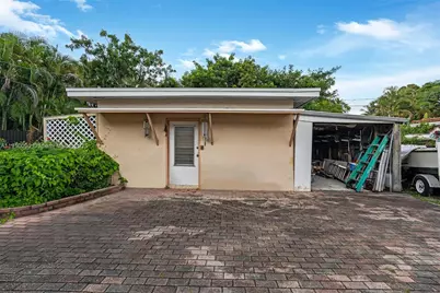 17 N Melrose Dr, Miami Springs, FL 33166 - Photo 12