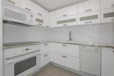 6580 Indian Creek Dr #310, Miami Beach, FL 33141 - Photo 10