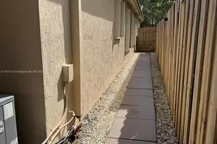 2065 SE 14th St, Homestead, FL 33035 - Photo 2