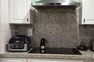 2065 SE 14th St, Homestead, FL 33035 - Photo 12