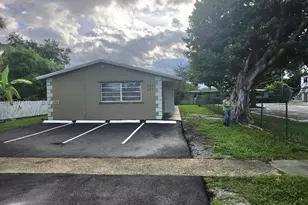 305 N 61st Ave, Hollywood, FL 33024 - Photo 1
