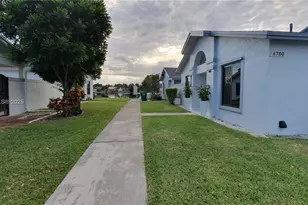 6702 SW 152nd Pl, Miami, FL 33193 - Photo 2