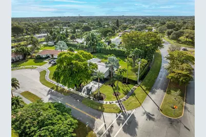 10320 SW 91st St, Miami, FL 33176 - Photo 2