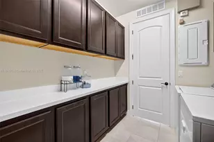 10190 SW Captiva Dr, Port Saint Lucie, FL 34987 - Photo 44