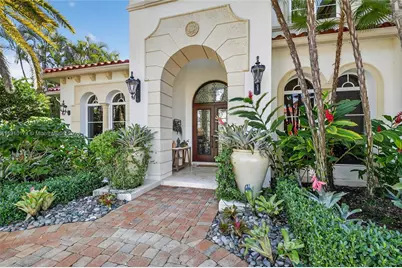 678 Hermitage Cir, Palm Beach Gardens, FL 33410 - Photo 2