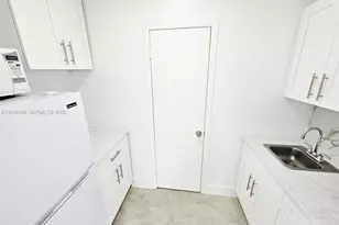 9301 SW 37th St, Miami, FL 33165 - Photo 6