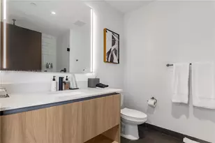 398 NE 5th St, Miami, FL 33132 - Photo 12