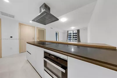 1000 Brickell Plz #3103, Miami, FL 33131 - Photo 4