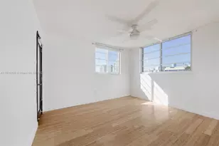 947 Lenox Ave., Miami Beach, FL 33139 - Photo 16