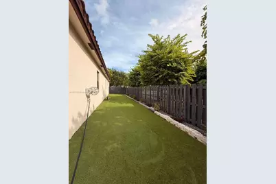 470 SE 34th Ter, Homestead, FL 33033 - Photo 8