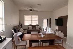 470 SE 34th Terrace, Homestead, FL 33033 - Photo 10