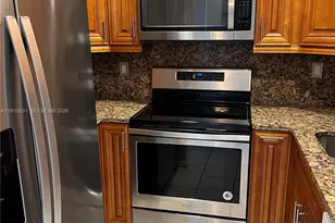 180 Cypress Club Dr, Pompano Beach, FL 33060 - Photo 24