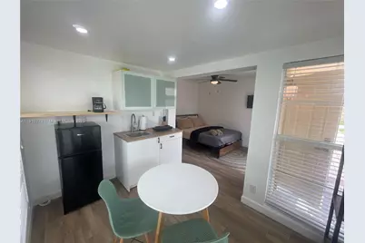 1505 NE 15th Ave #4, Fort Lauderdale, FL 33304 - Photo 2