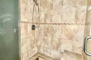 6095 W 19th Ave, Hialeah, FL 33012 - Photo 12