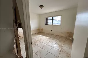 10441 SW 48th St, Miami, FL 33165 - Photo 18