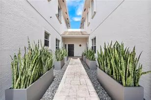 2737 NE 28th Ct, Lighthouse Point, FL 33064 - Photo 16