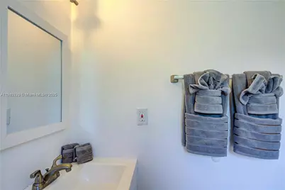 855 SW 7th St, Miami, FL 33130 - Photo 30