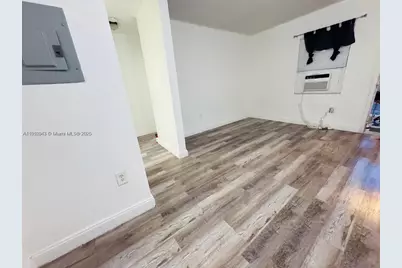 932 NW 5th St, Miami, FL 33128 - Photo 8