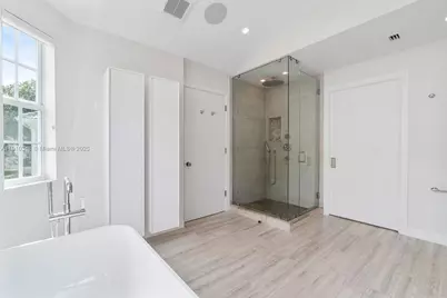 19941 NE 36th Pl, Aventura, FL 33180 - Photo 24