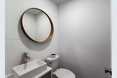 5752 NW 112th Ct, Doral, FL 33178 - Photo 16
