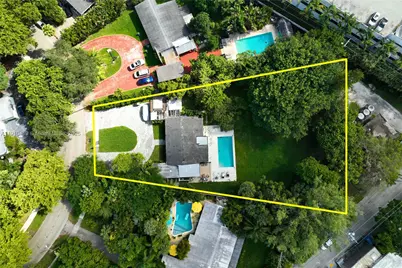 12500 Alamanda Dr, North Miami, FL 33181 - Photo 8
