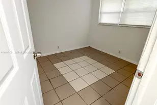 2840 NW 15th Ct, Fort Lauderdale, FL 33311 - Photo 10